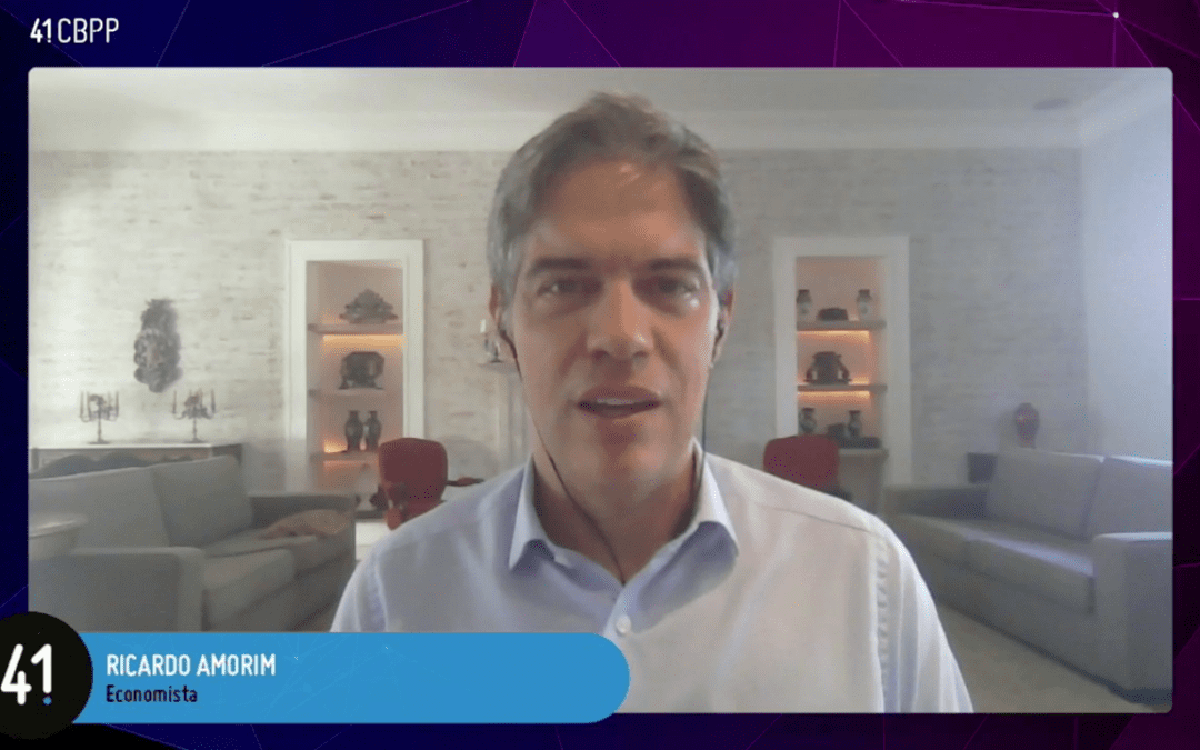 41º CBPP: Ricardo Amorim ressalta desafios da baixa taxa de juros e importância da educação financeira